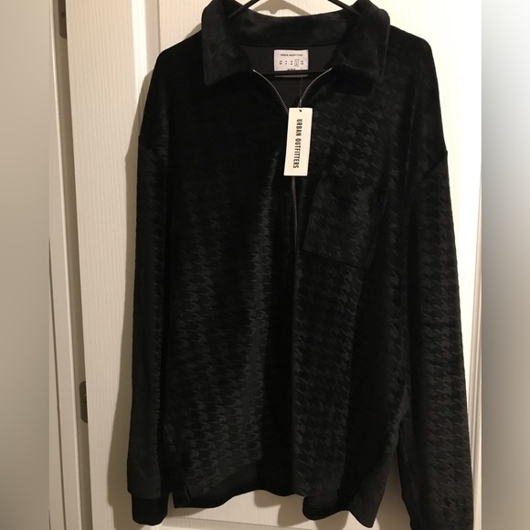 Brand new Women’s Urban Outfitters Black Large Houndstooth Velvet zipper jacket - Picture 4 of 5